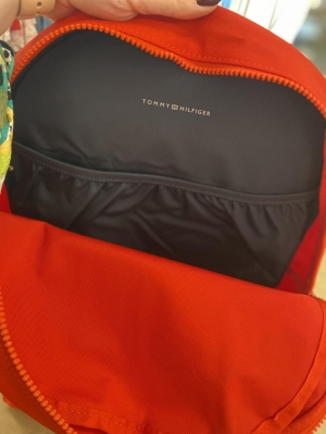 TH ESSENTIAL BACKPACK XND fierce red